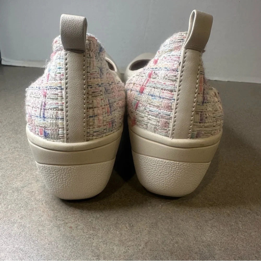 Vionic Jacey Women’s Slip On Wedges Size 6